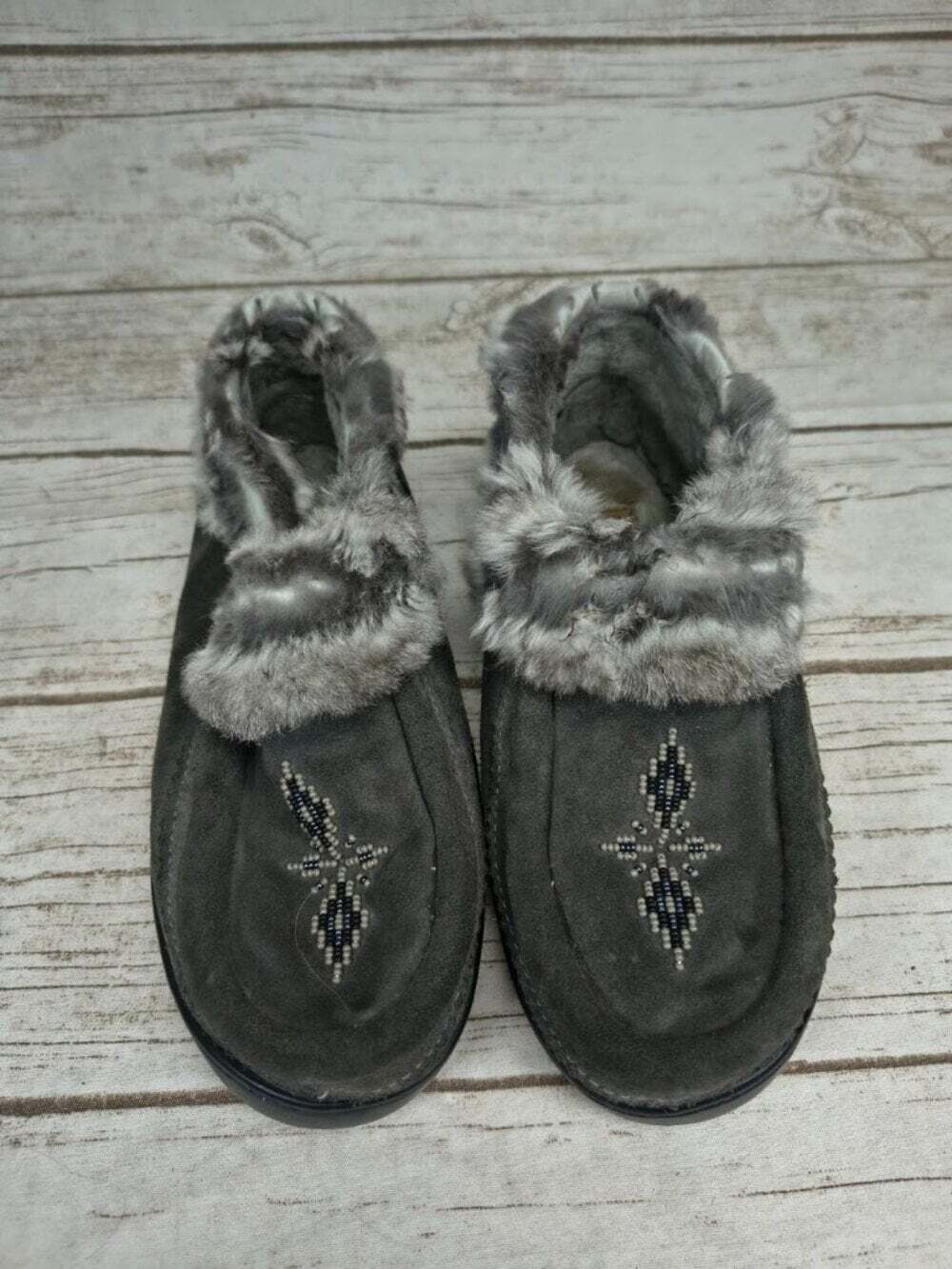 Manitobah Mukluks Short Grey Ankle Boots Women Size 8